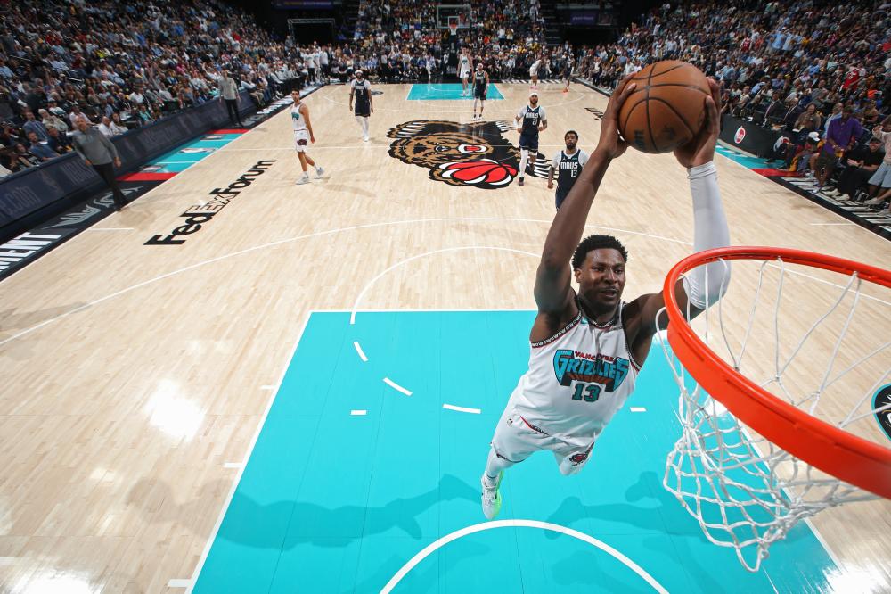 NBA常规赛前瞻：雄鹿 vs 老鹰，老鹰能否击败雄鹿延续连胜势头？.